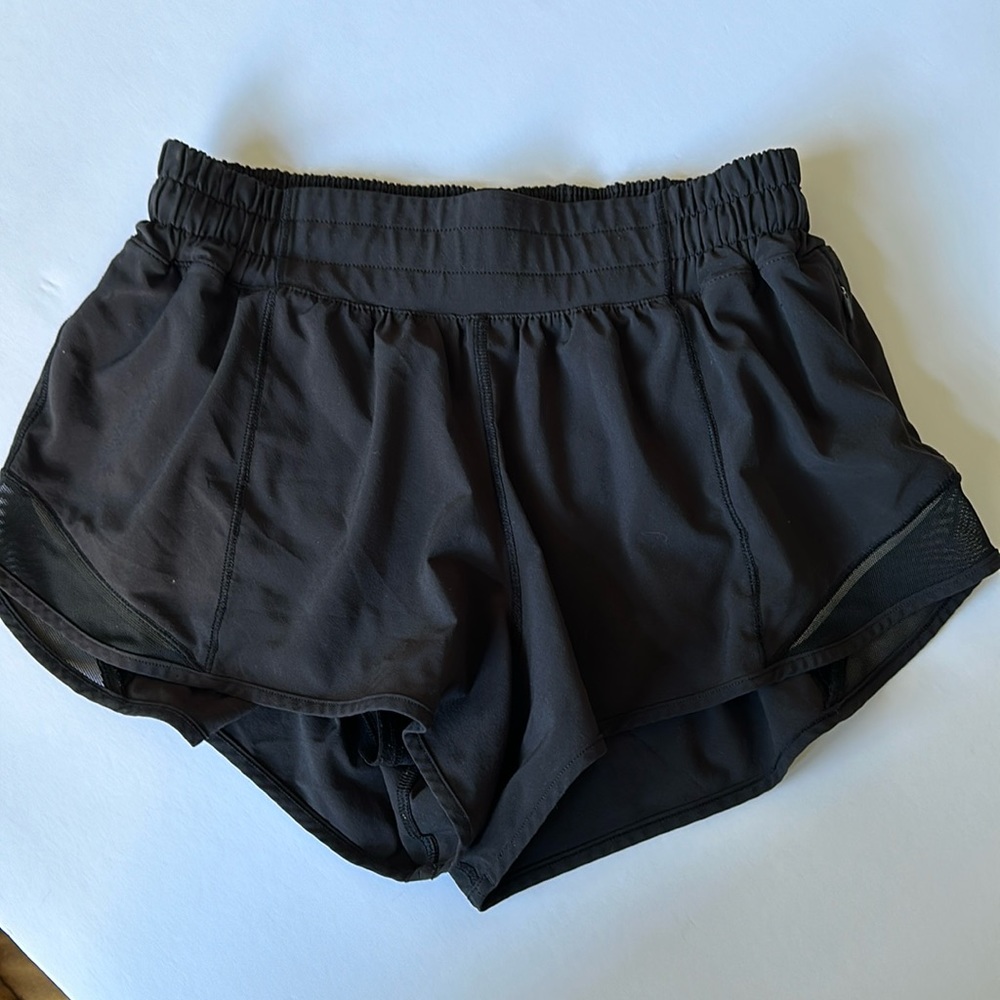 Black Size 4 Lululemon Hotty Hot Shorts 2.5 Inch